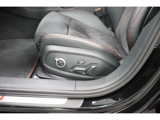 Audi A4 40 TDI Avant S-Line