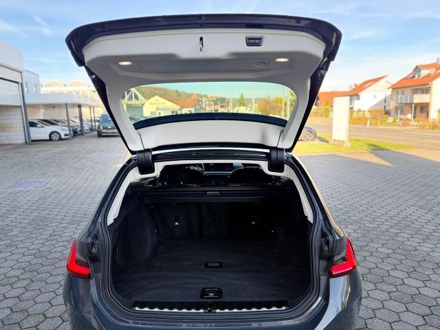 BMW 320 320i Touring