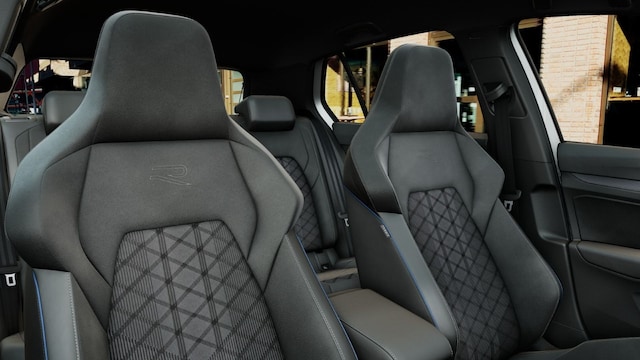 Volkswagen Golf R-Line