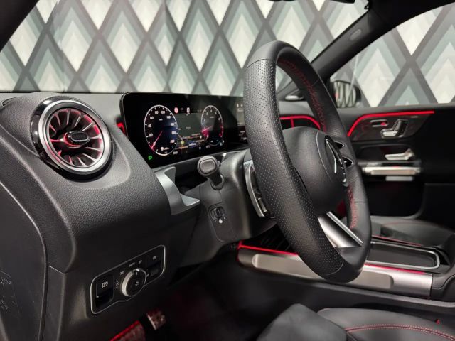 Mercedes-Benz GLB 180 AMG Line