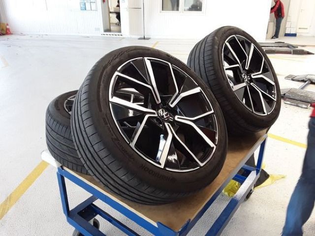 Volkswagen Tiguan 2.0 TDI Max Pro R-Line Style