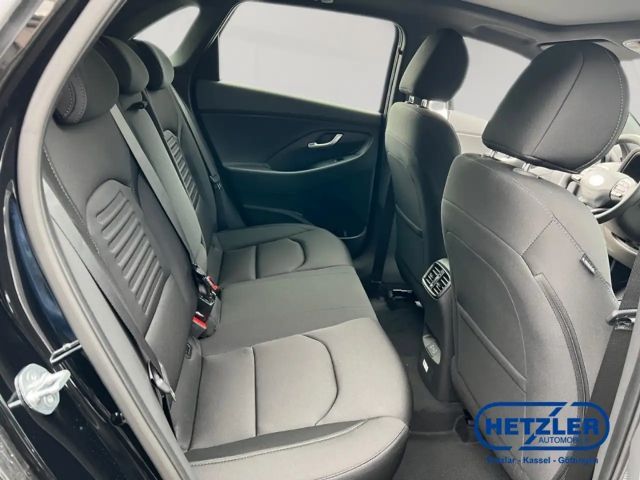 Hyundai i30 Advantage Hybrid T-GDi