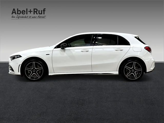 Mercedes-Benz A 250 A 250 e AMG Line