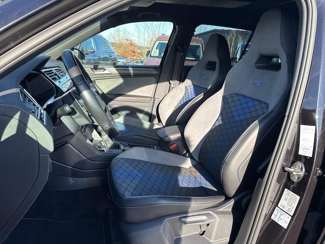 Volkswagen Tiguan R-Perform. Akrapovic H&K DCC- Fahrw.