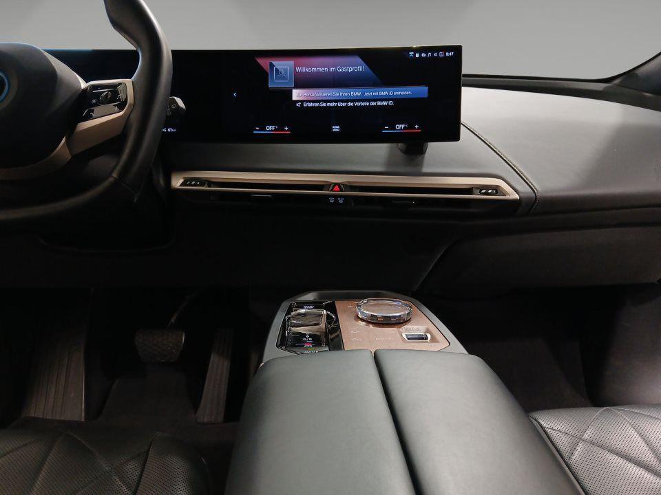BMW iX xDrive40
