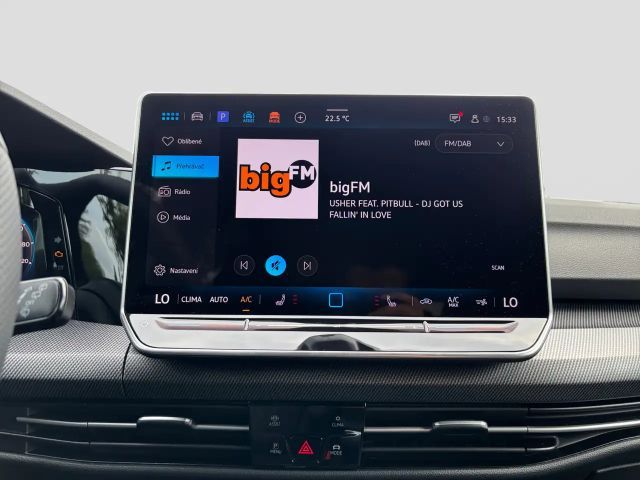 Volkswagen Golf 1.5 TSI Golf VIII Plus R-Line