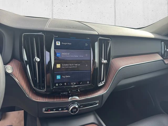 Volvo XC60 AWD Dark Plus