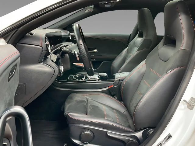 Mercedes-Benz CLA 200 AMG Line Coupé