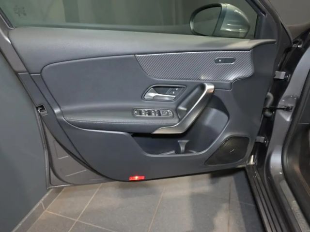 Mercedes-Benz A 200 A 200 d