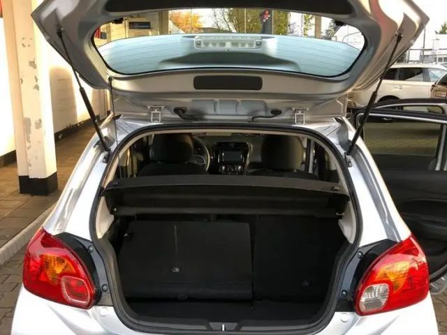 Mitsubishi Space Star Star