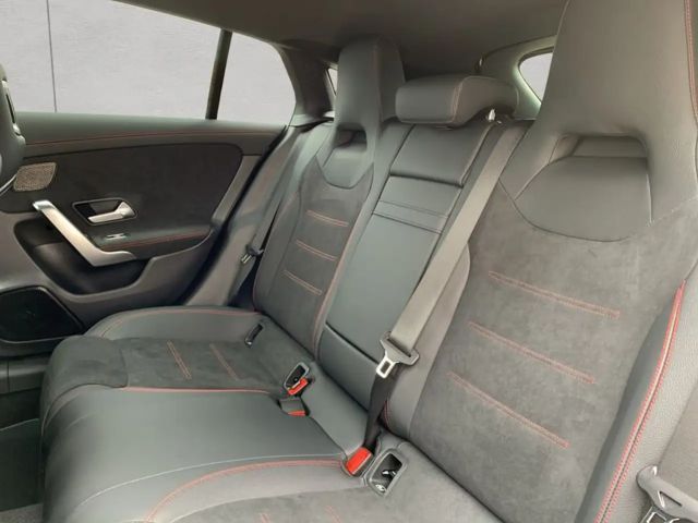 Mercedes-Benz CLA 180 CLA