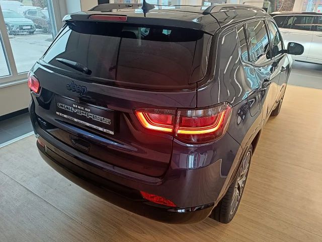 Jeep Compass 4xe Summit