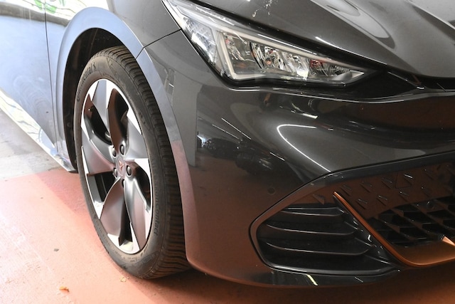 Cupra Born Born HUD LED PDC Kamera ACC