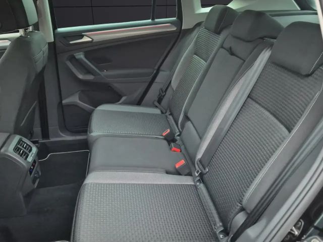 Volkswagen Tiguan Active LED Navi ACC RFK SH LM