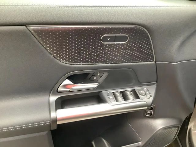 Mercedes-Benz GLA 200 Progressive