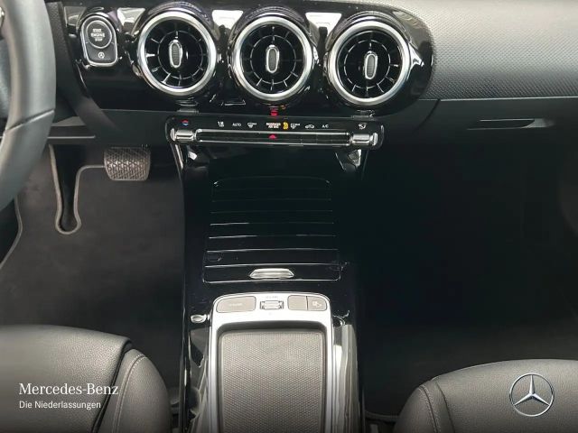 Mercedes-Benz A 200 Progressive