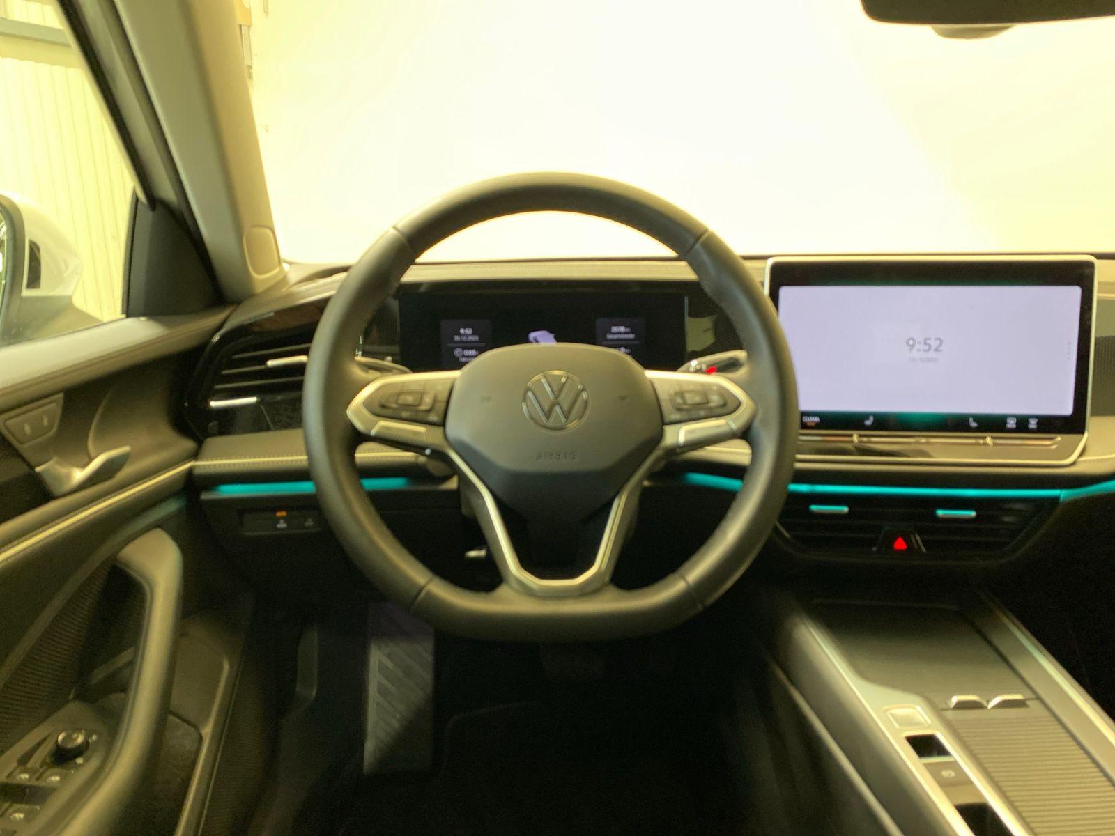 Volkswagen Passat 1.5 eTSI Business Variant