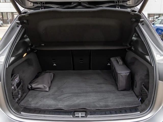 Mercedes-Benz EQA 300 4MATIC AMG Line