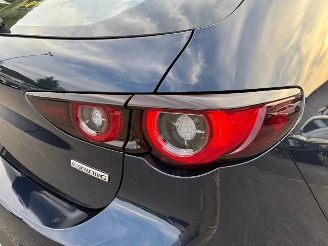 Mazda 3 2.5L SkyActiv e-Skyactiv