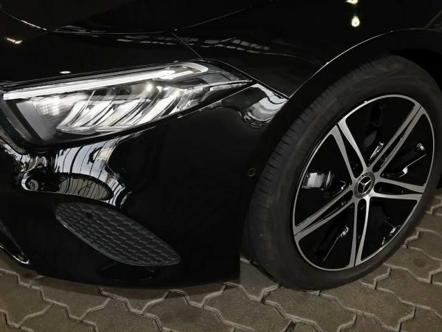 Mercedes-Benz A 180 PANO+KEYLESS+TOTWINKEL+LED+18"+LEDER BEIGE