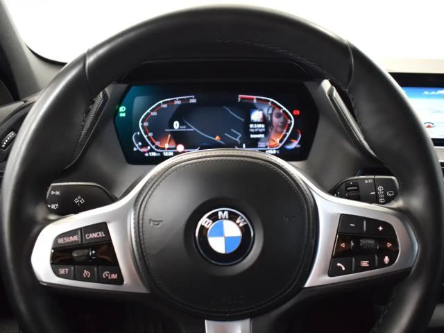 BMW 118 118i Sedan Sport Line