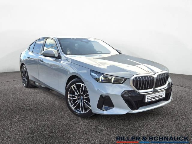 BMW 520 520i M-Sport Sedan