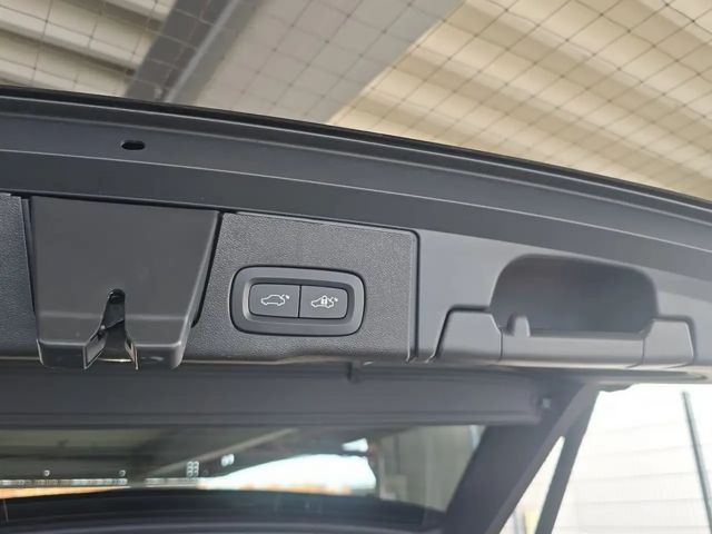 Volvo XC60 AWD Dark Plus