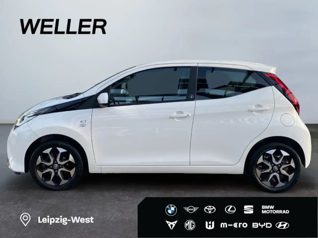 Toyota Aygo Hatchback Play Team D X-play