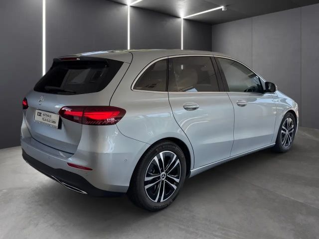 Mercedes-Benz B 200 Progressive Sedan