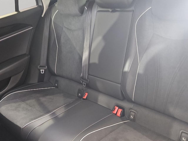 Volkswagen Passat 1.5 eTSI Business Variant