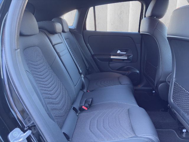 Mercedes-Benz EQA 300 4MATIC