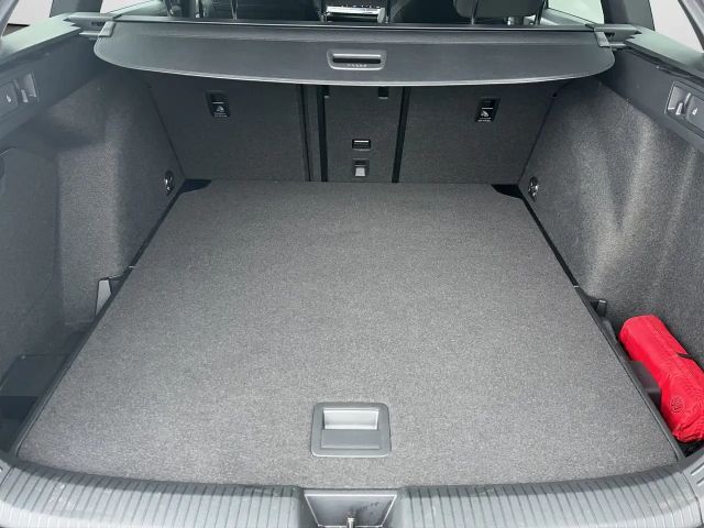 Volkswagen Golf 1.5 TSI R-Line Variant