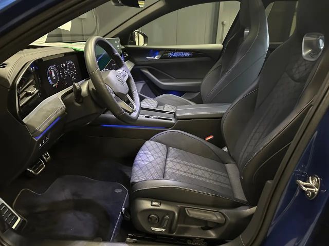 Volkswagen Passat 4Motion R-Line Style Variant