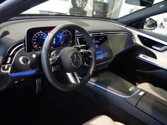 Mercedes-Benz E 220 AMG Line E 220 d Sedan