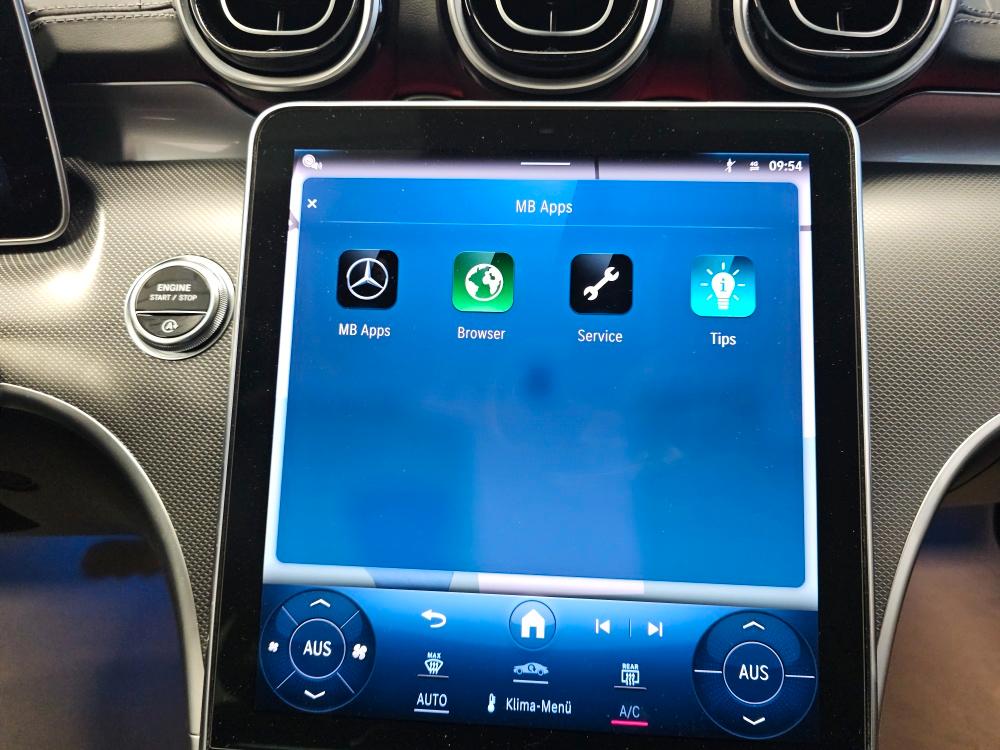 Mercedes-Benz C 200 AMG Line Sedan