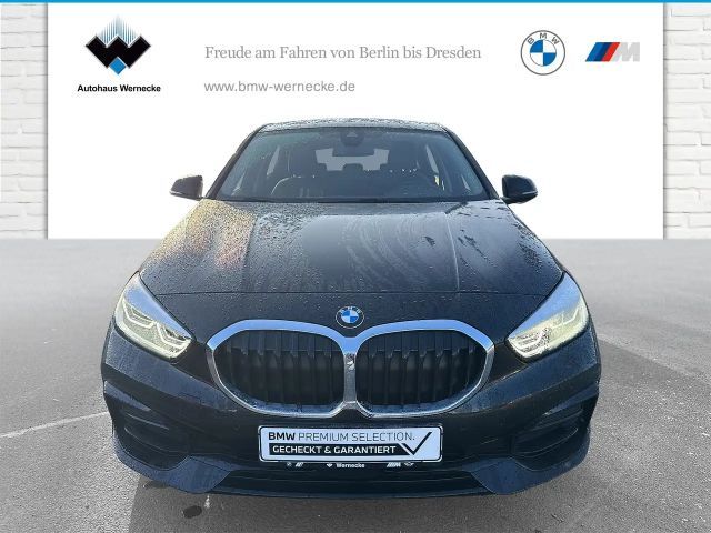 BMW 118 118i Sedan Sport Line