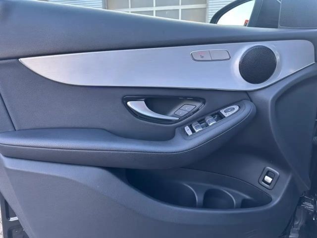 Mercedes-Benz GLC 300 4MATIC GLC 300 d