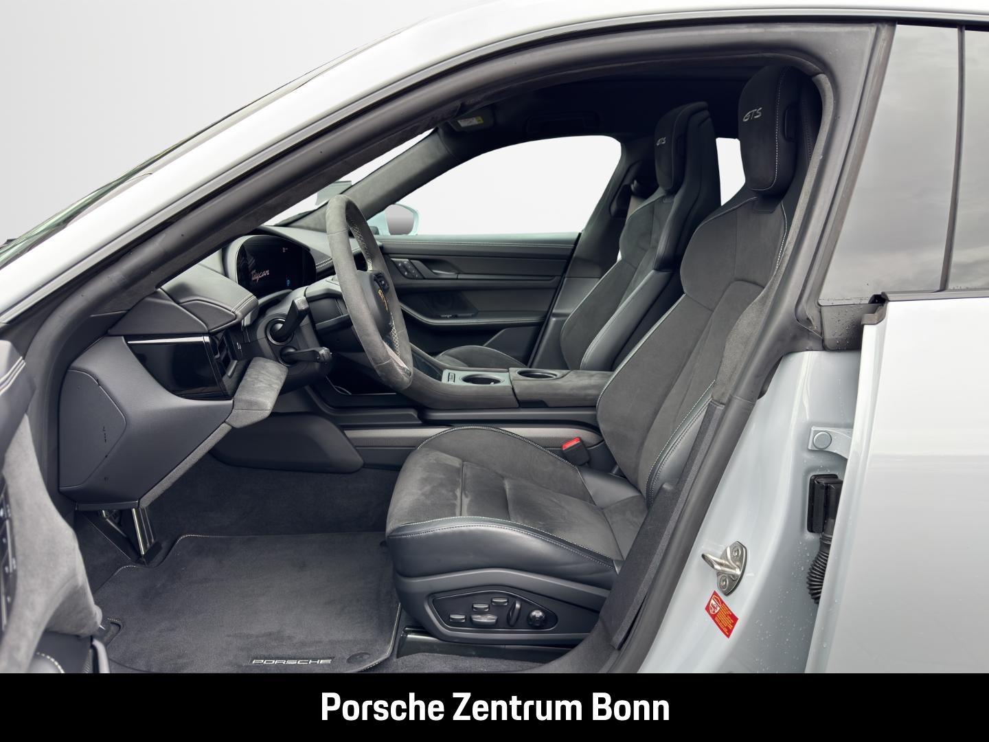 Porsche Taycan GTS Sport Turismo