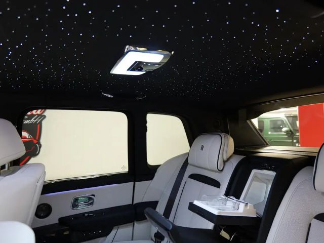 Rolls-Royce Cullinan Cullian Black Badge 2026  4 Seats I star headliner