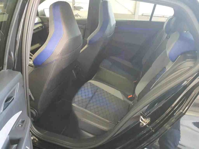 Volkswagen Golf R-Performance- Akrapovic /Black/Matrix