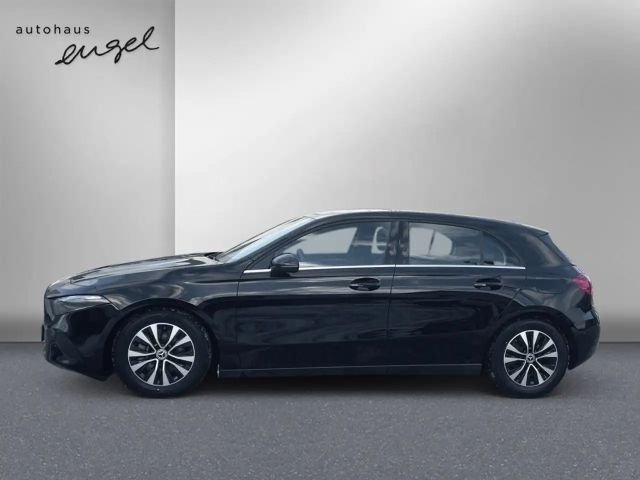 Mercedes-Benz A 180 A 180 7G-DCT Entry,KLIMA,NAVI,TEMPO,RFK,SH,LED,SH