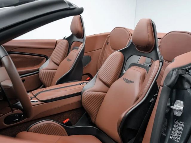 Aston Martin DBS 770 Ultimate Volante 1 OF 199/CARBON/BUCKET