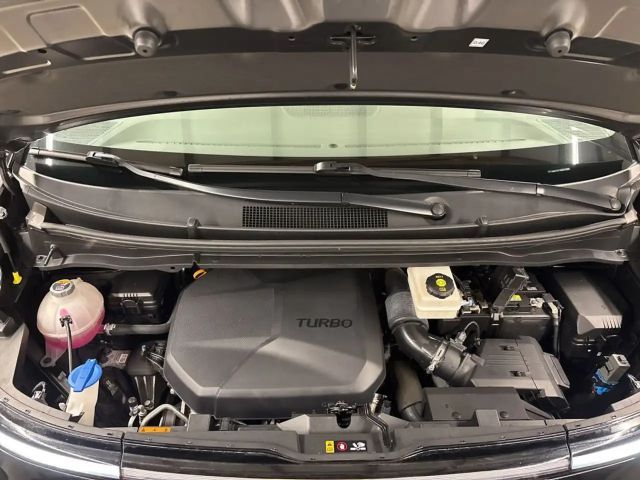 Hyundai Staria Signature Vierwielaandrijving