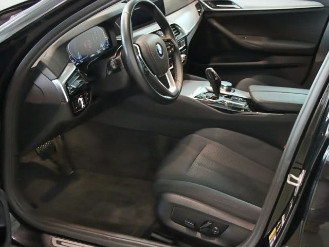 BMW 530 530e Touring