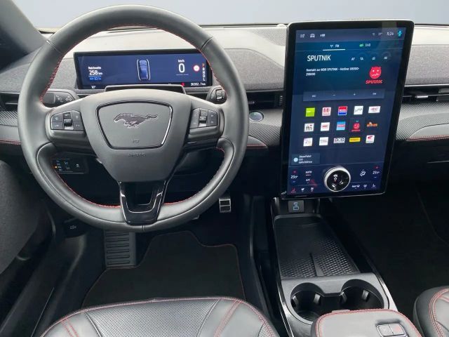 Ford Mustang Mach-E AWD Standard range