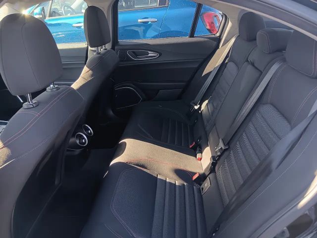 Alfa Romeo Giulia RWD Super