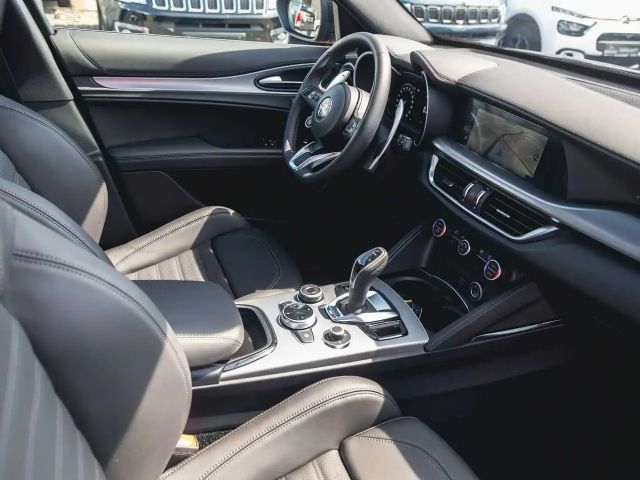 Alfa Romeo Stelvio AT8 Q4 Turbo Veloce