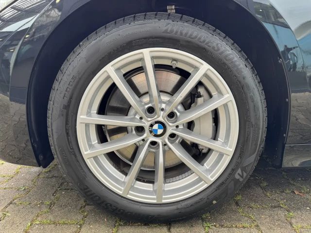 BMW 330 330i Sedan xDrive