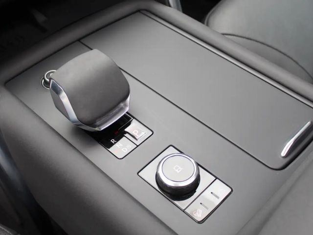 Land Rover Discovery AWD D300 SE