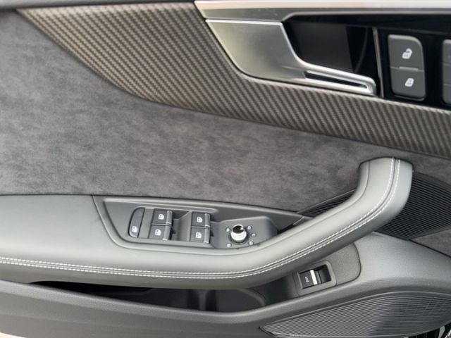 Audi RS4 Avant Quattro